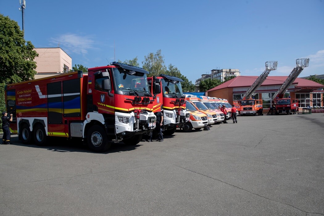 Kyiv Received New Rescue and Medical Vehicles from Foreign Partners